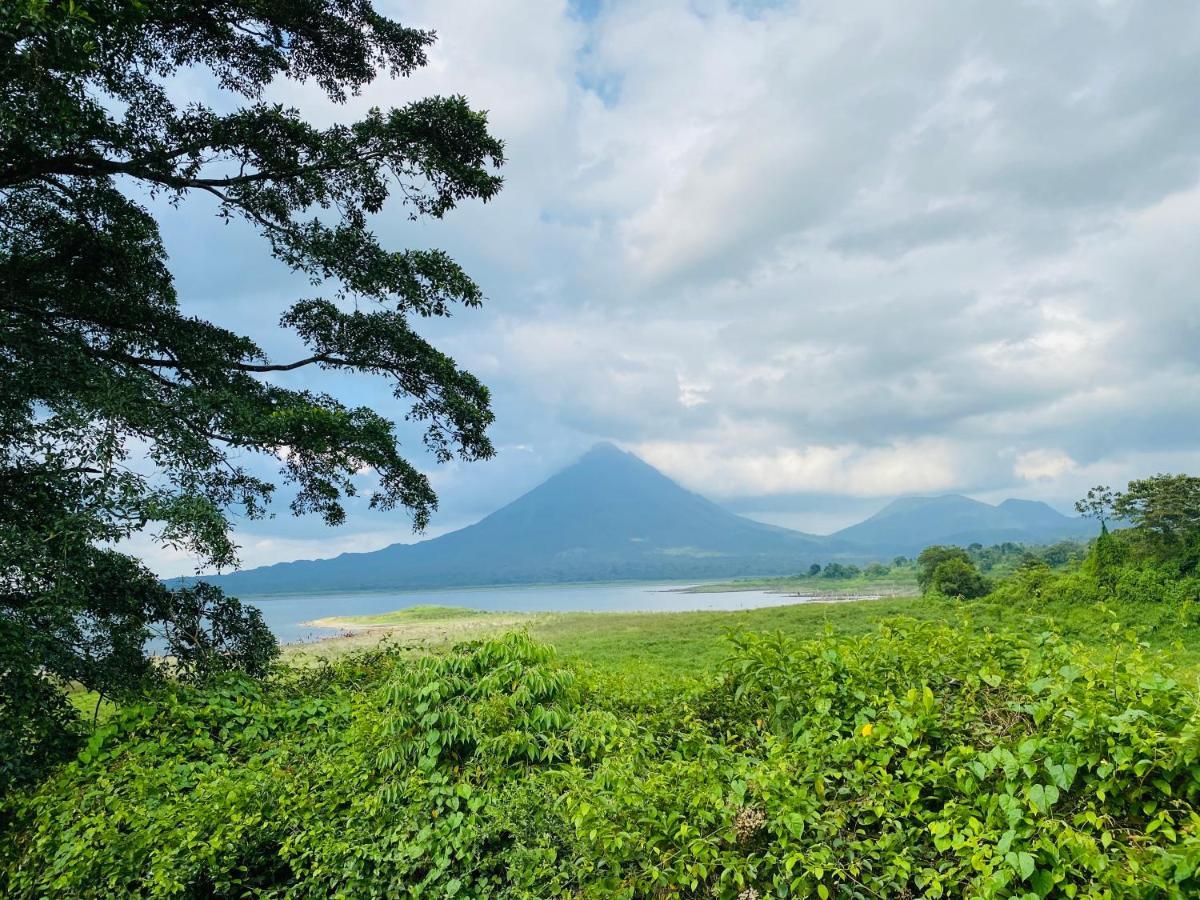 Apartamentos Equipados Rya Del Volcan La Fortuna Екстериор снимка